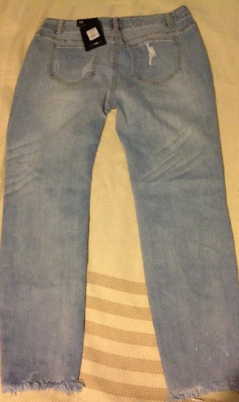 Fashionnova jeans - Picture 2 of 7